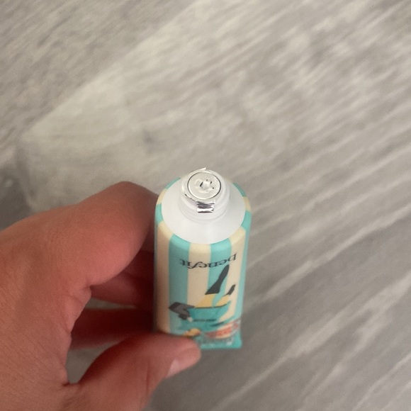 Benefit POREfessional Primer ✨ Will include 2 for the price of 1 ✨ - Picture 3 of 3